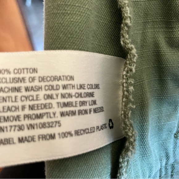 MERONA EUC vest green with flower on the back size small. - Picture 6 of 6